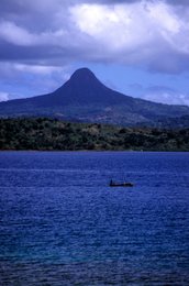 Canoe;-Clouds;-Comoros-Archipelago;-Fishing;-France;-Indian-Ocean;-Kaleidos;-Kaleidos-images;-La-parole-à-limage;-Landscape;-Laurent-Abad;-Mayotte;-Peak;-Sea;-Stories-Pictures